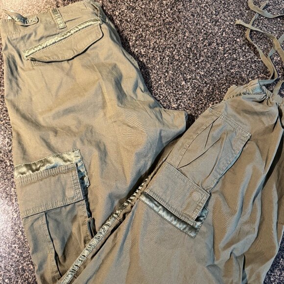 A&F Army Green Cargo Pants - Picture 4 of 4
